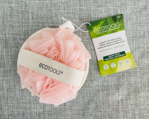ספוג רחצה ורוד של EcoTools - לניקוי גוף עדין ויעיל