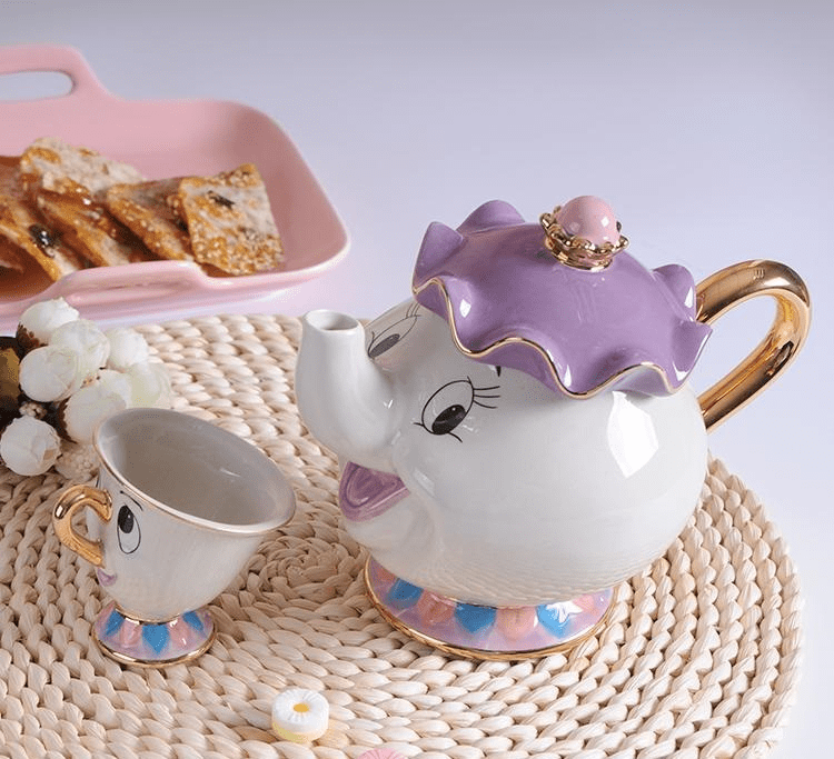 קנקן וכוס תה מהסרט היפה והחיה