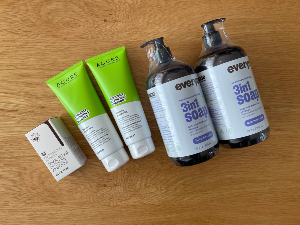 הזמנה 37 מאייהרב: סרום חלזונות אנטי אייג'ינג, שמפו טבעי לשיער שומני ושמפו עדין&nbsp;לילדים