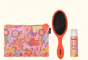 קיט התעוררתי מאוחר אמיקה - שמפו יבש בגודל נסיעות, מברשת ותיק קטן