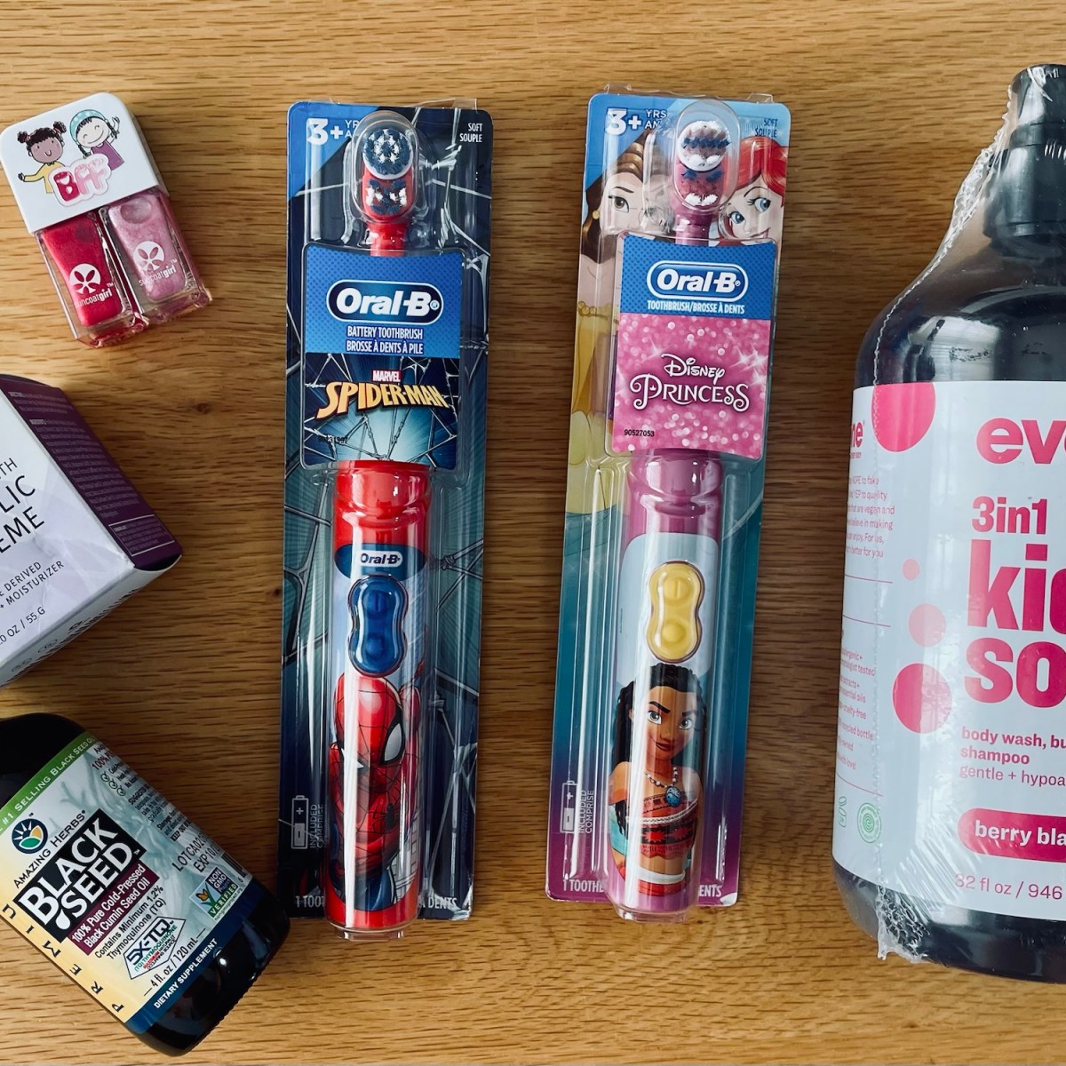 הזמנה מאייהרב: סקירה של מוצרי טיפוח מומלצים, מברשות שיניים לילדים, סבון גוף טבעי, שמן כמון שחור וערכת לקים&nbsp;לילדות