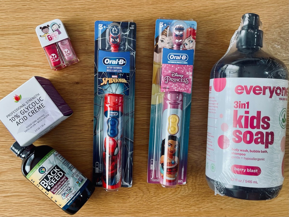 הזמנה מאייהרב: סקירה של מוצרי טיפוח מומלצים, מברשות שיניים לילדים, סבון גוף טבעי, שמן כמון שחור וערכת לקים&nbsp;לילדות